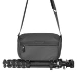 VEO METRO S4L BK - Schultertasche schwarz - 4 Liter